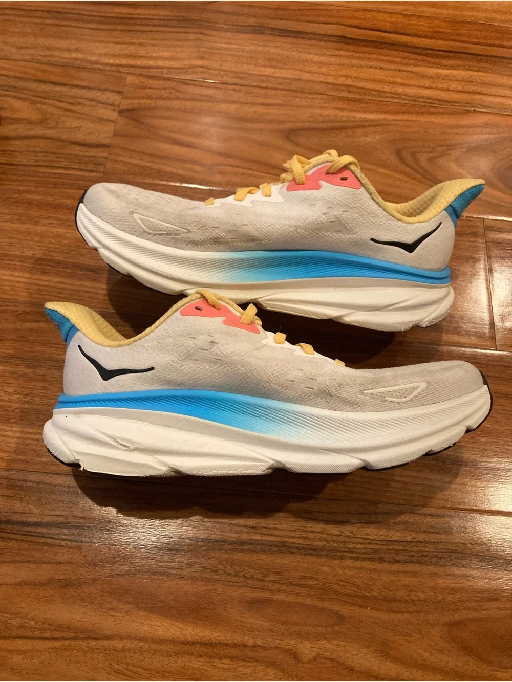 Hoka One One Clifton 9 Shoes Womens Size 8.5B White Running Sneakers 1127896 BSW